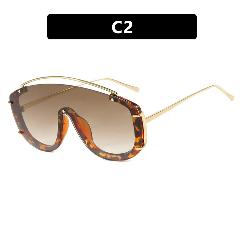 Trendy large frame one-piece sunglasses with a metallic high-end feel, Instagram sunglasses with personalized outdoor internet celebrity sunglasses