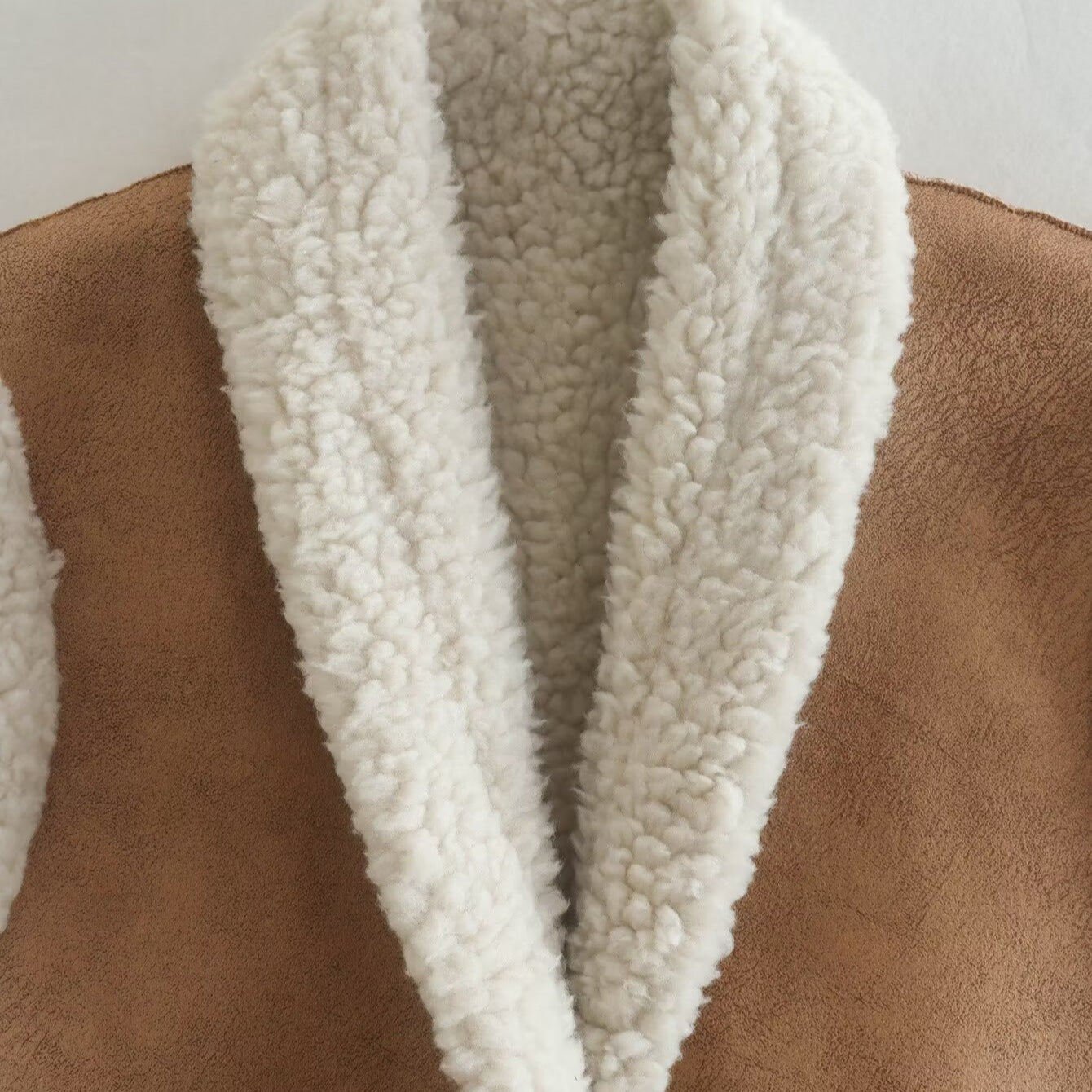 Collar vest with patchwork vest